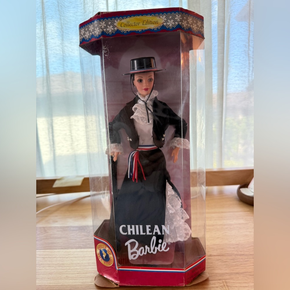 Chilean Barbie – Dolls of the World Collector Edition (Mattel 1996) – NIB